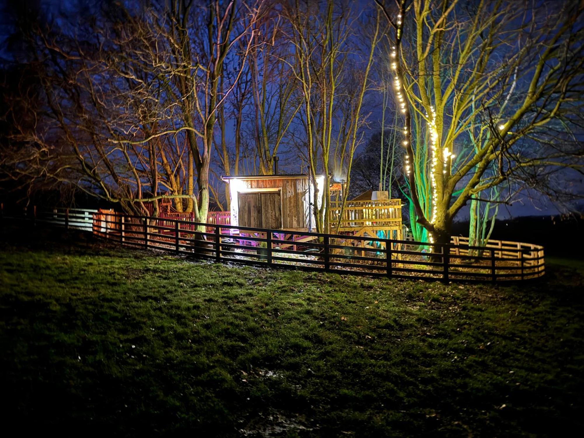 Burtree Country House, Tipi'S, Treehouse & Lodge & House Rooms With Hot Tubs In A Private Garden Thirsk Exterior foto