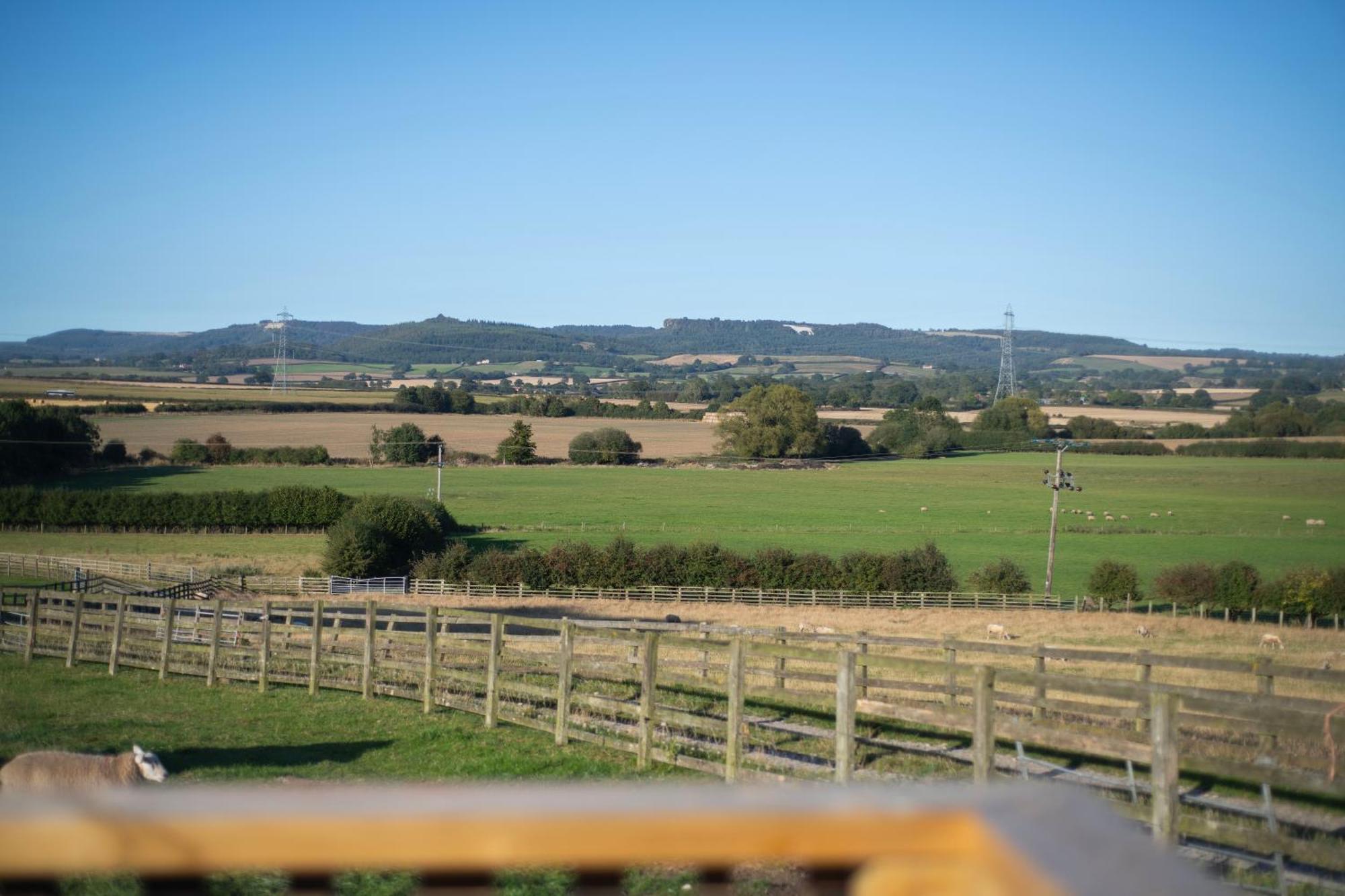 Burtree Country House, Tipi'S, Treehouse & Lodge & House Rooms With Hot Tubs In A Private Garden Thirsk Exterior foto